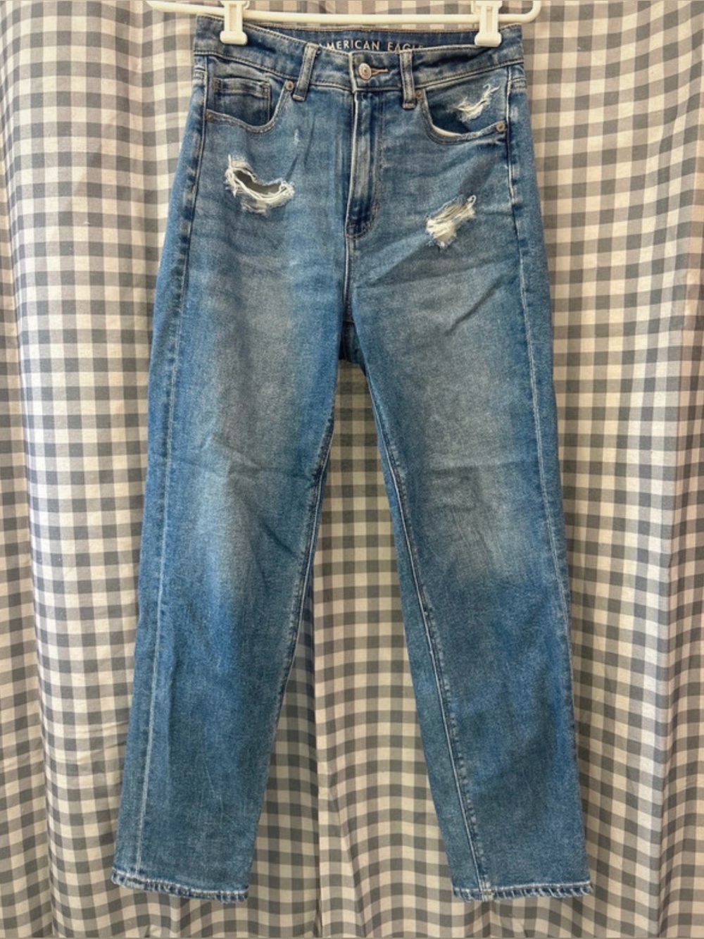 American Eagle Outfitters Women's Blue Distressed High-Rise Mom Jeans